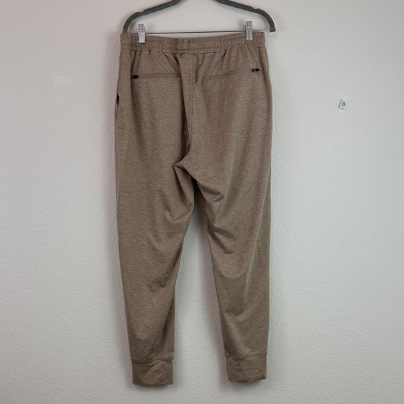 Vuori Men's Tan Jogger Pants Size Large - Picture 5 of 10